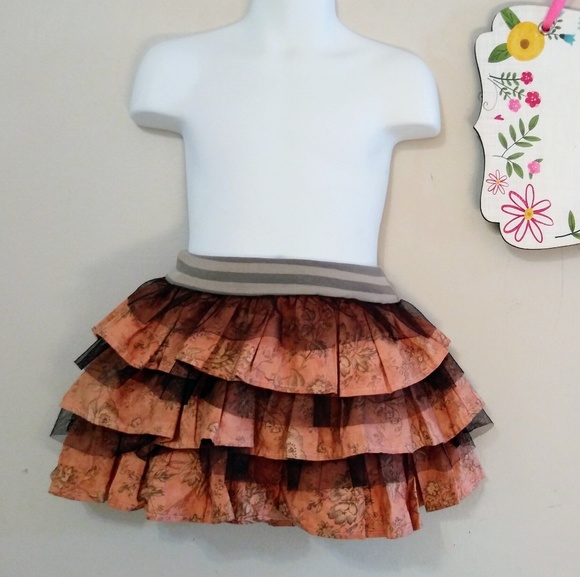 VVHTF NEW Persnickety Susie Skirt in Coral - Picture 1 of 4